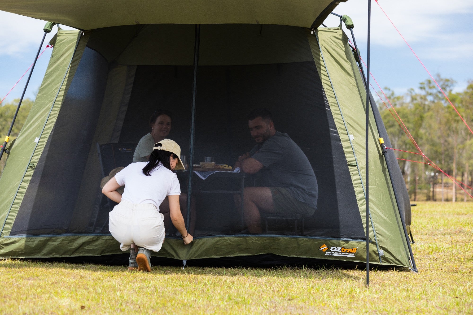 OZtrail Fast Frame 3.2m x 3m Screenhouse